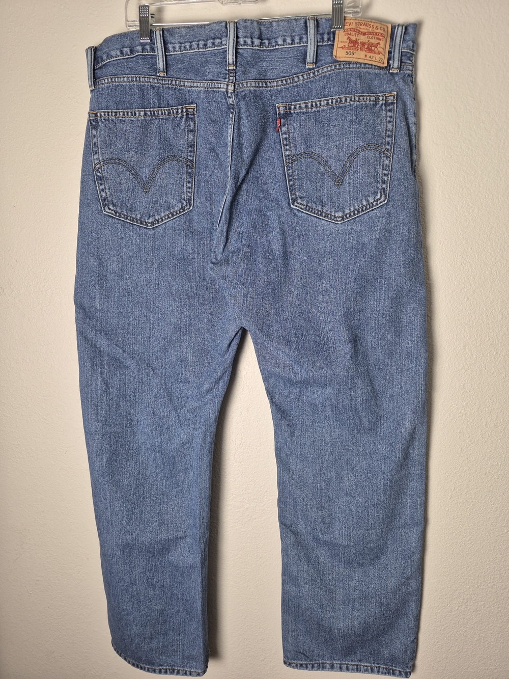 Levi's 505 Men's Light Blue Relaxed Fit Jeans. Size W42 L32